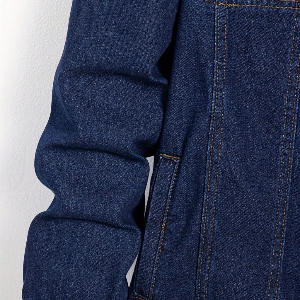 Close up of the flap chest pocket and contrast stitching
